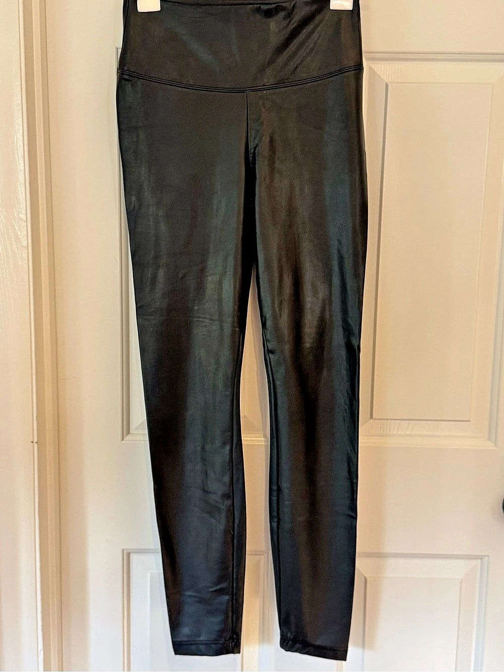Sexy, Stretchy, Sleek! White House Black Market Black Faux Leather Runway Leggin